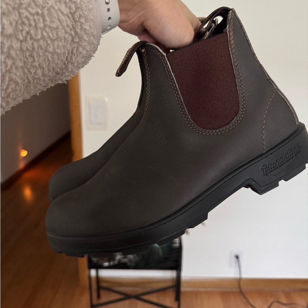 Blundstones #500 Stout Brown size 9